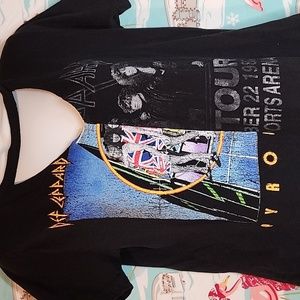 Def Leppard concert poster shirt with cut out design size XL
